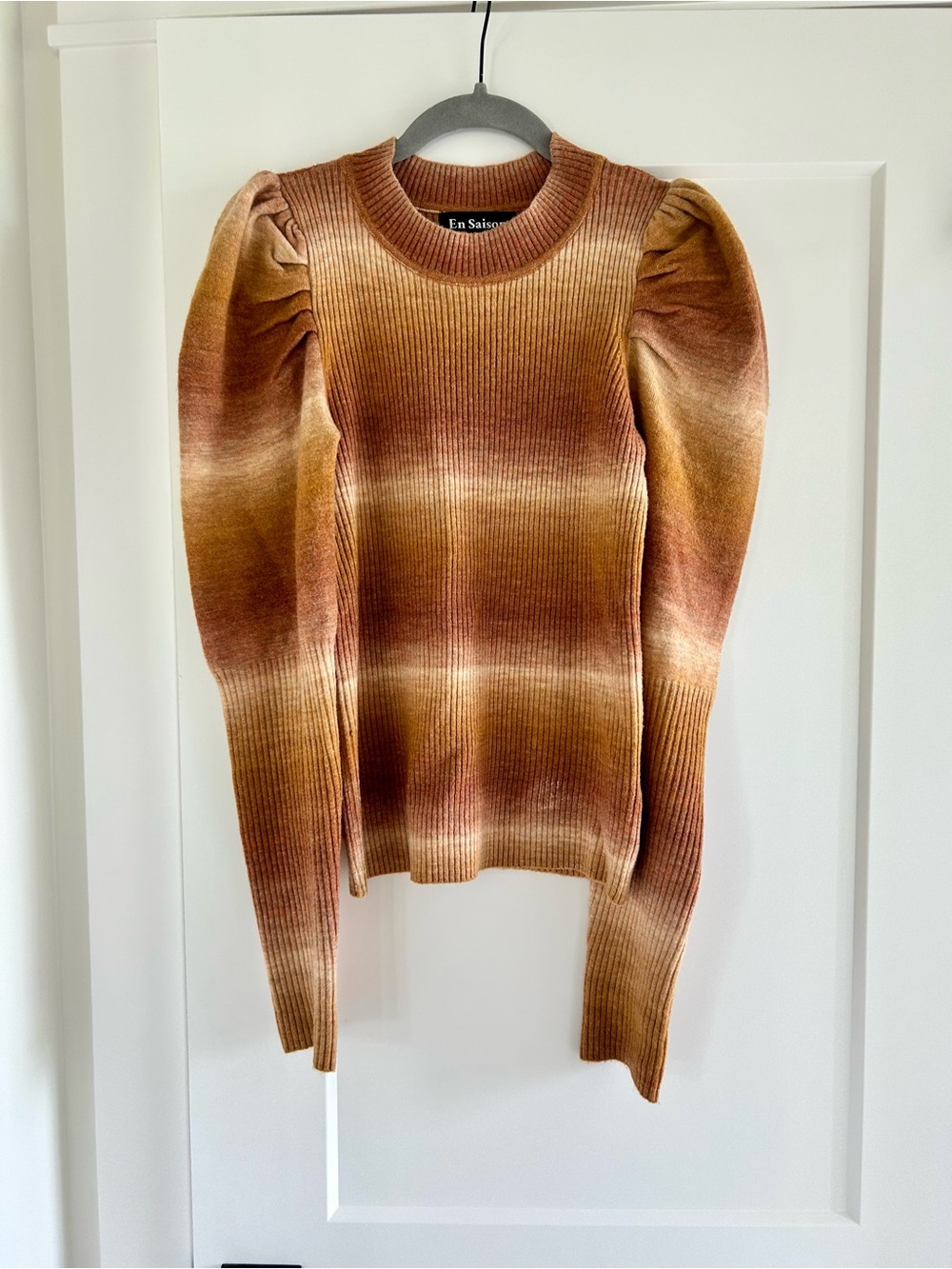 En Saison Ombre Brown Puff-Sleeve Ribbed Crewneck Sweater